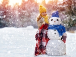 Чим зайнятися на вулиці з дитиною взимку: 5 цікавих ігор зі снігом ...